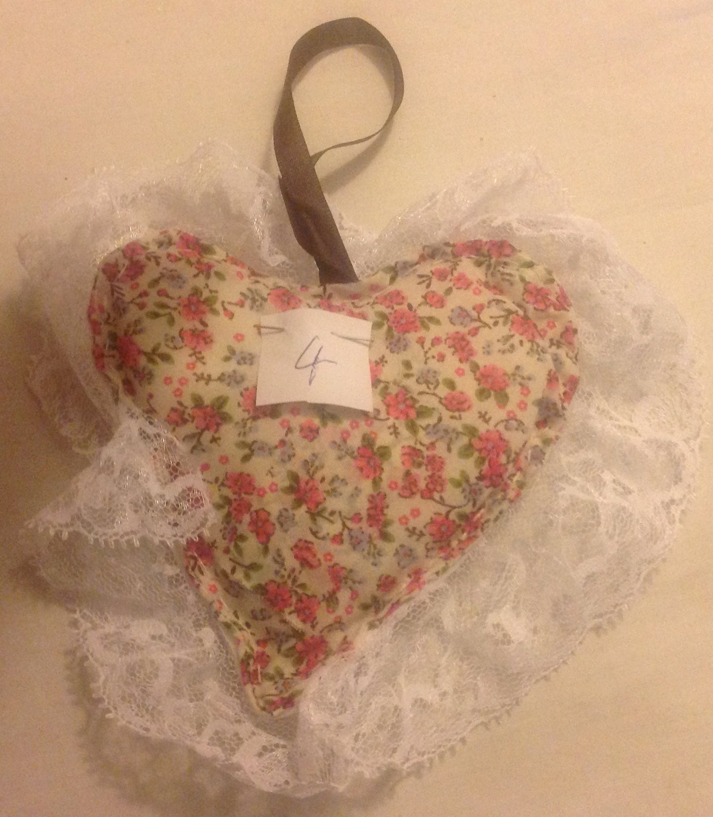 HANDMADE LAVENDER HEARTS WITH LACE PUT IN DRAW MAKES YOUR CLOTHES SMELL NICEINCLUDING P&P TO UK SALE ON 2 ITEMS + ACROSS MY SHOP CODE 12