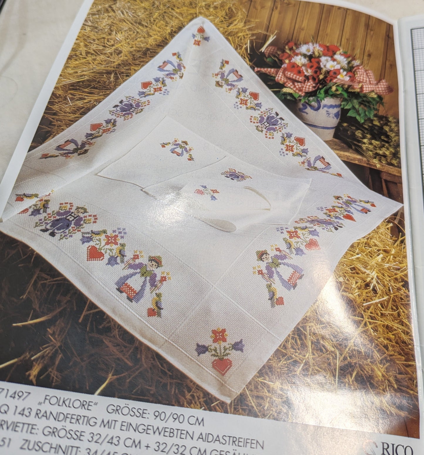 BOOKLET FALL OF SEWING PATTERNS INCLUDING P&P TO UK SALE ON 2 ITEMS PLUS ACROSS MY SHOP CODE 28