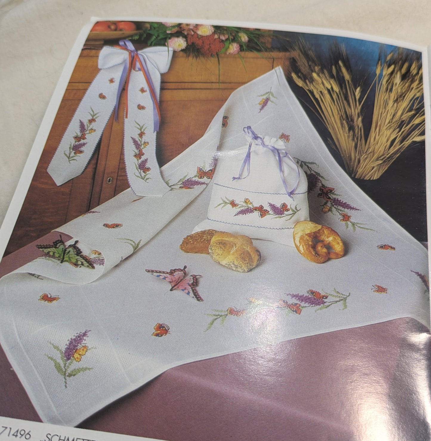 BOOKLET FALL OF SEWING PATTERNS INCLUDING P&P TO UK SALE ON 2 ITEMS PLUS ACROSS MY SHOP CODE 28