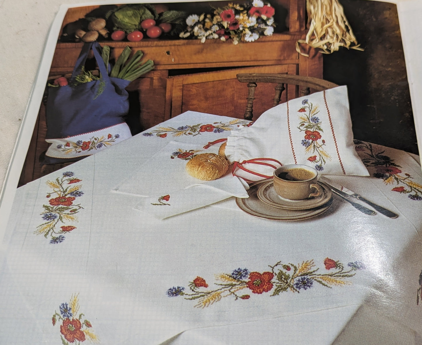 BOOKLET FALL OF SEWING PATTERNS INCLUDING P&P TO UK SALE ON 2 ITEMS PLUS ACROSS MY SHOP CODE 28