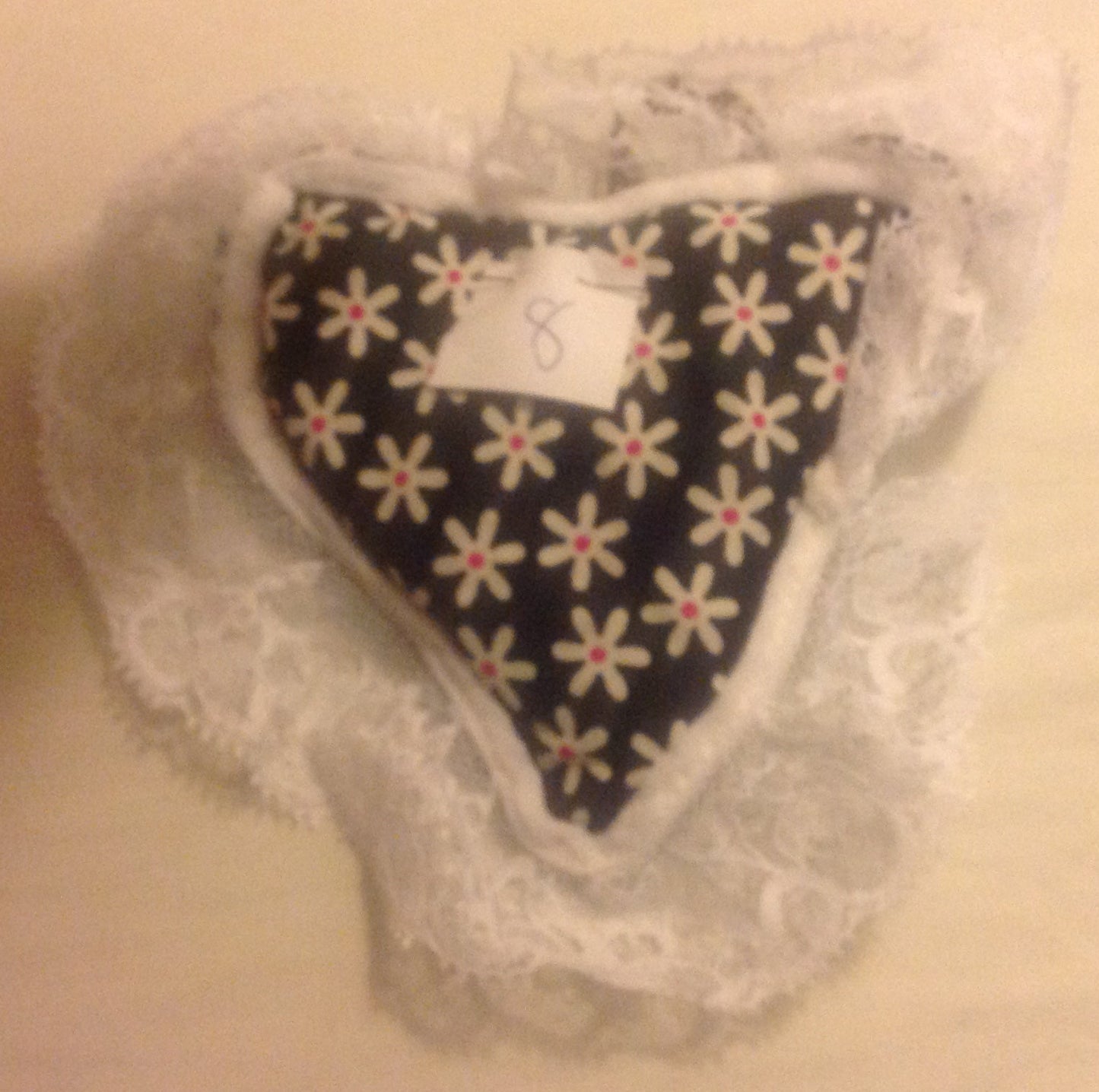 HANDMADE LAVENDER HEARTS WITH LACE PUT IN DRAW MAKES YOUR CLOTHES SMELL NICE INCLUDING P&P TO UK SALE ON 2 ITEMS + ACROSS MY SHOP CODE 14