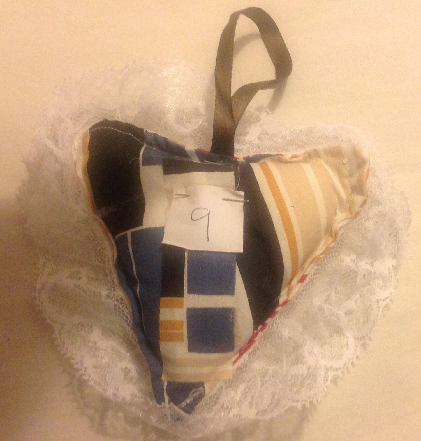 HANDMADE LAVENDER HEARTS WITH LACE PUT IN DRAW MAKES YOUR CLOTHES SMELL NICE INCLUDING P&P TO UK SALE ON 2 ITEMS + ACROSS MY SHOP CODE 15