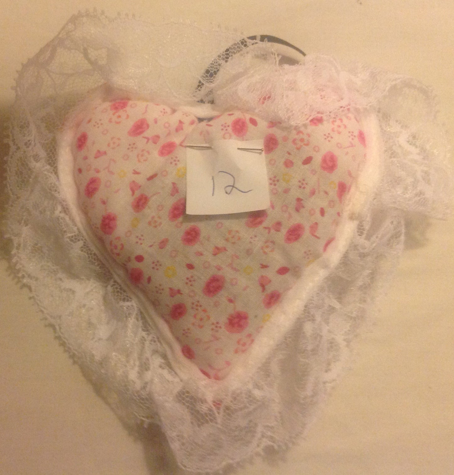 HANDMADE LAVENDER HEARTS WITH LACE PUT IN DRAW MAKES YOUR CLOTHES SMELL NICE INCLUDING P&P TO UK SALE ON 2 ITEMS + ACROSS MY SHOP CODE 17
