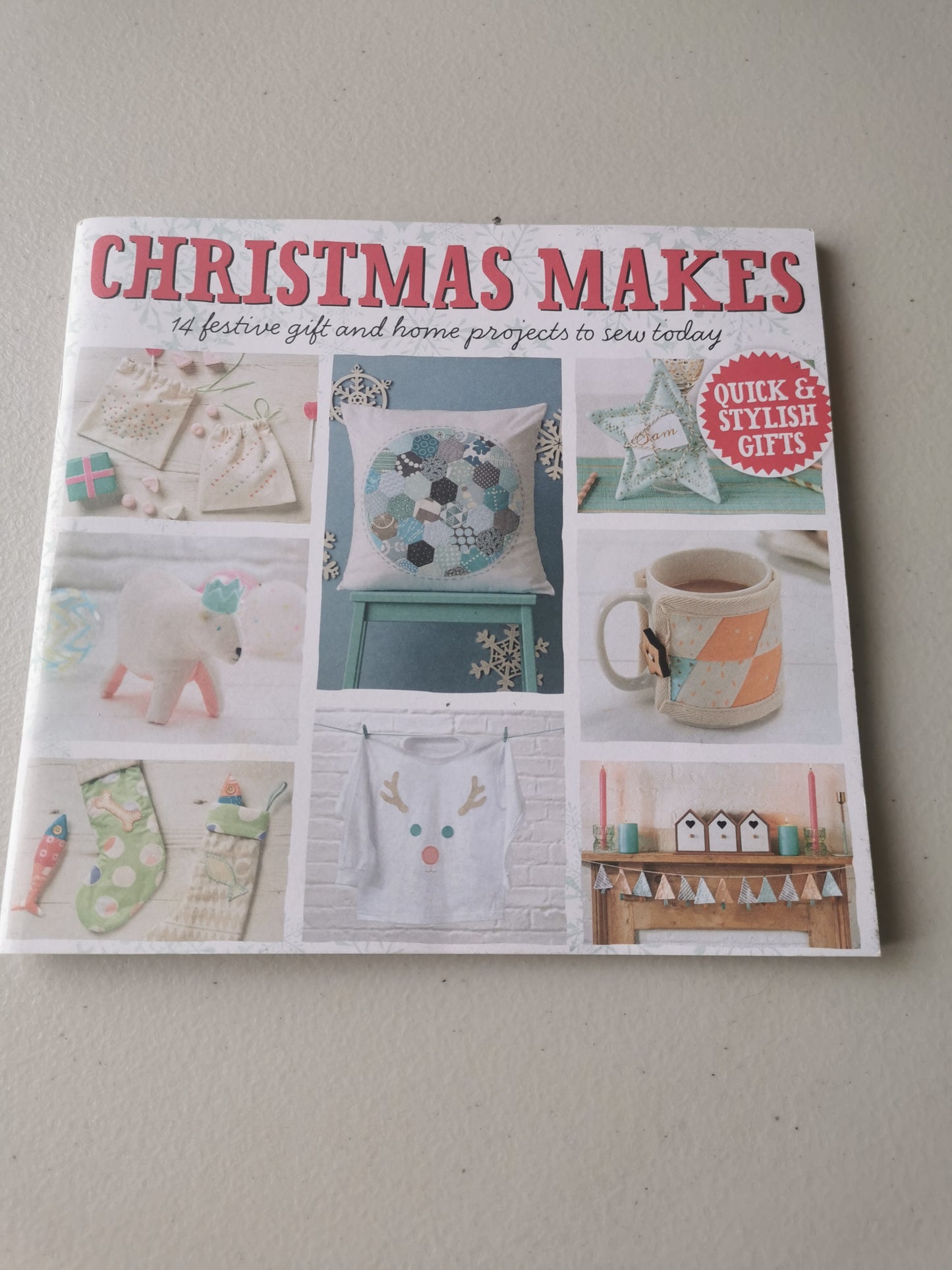 ART AND CRAFT MAGAZINES INCLUDING P&P TO UK  CODE 44