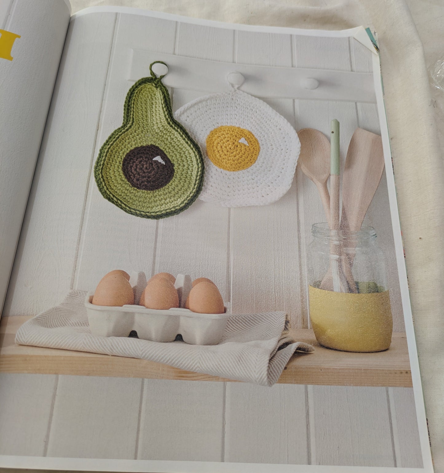 MOLLIE MAKES MAGAZINE INCLUDING P&P TO UK SALE ON 2 ITEMS PLUS ACROSS MY SHOP  CODE 443